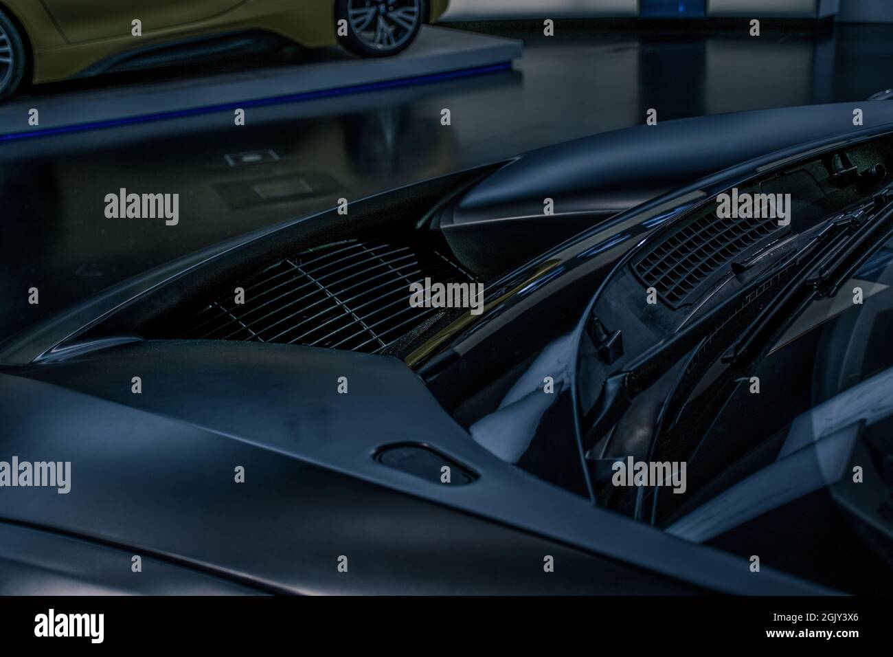 Im Fokus stehen die innovativen Technologiethemen von BMW i: Der vollelektrische BMW i3 als konsequent nachhaltig konzipiertes emissionsfreies Fahrzeug für den Innenraum Stockfoto