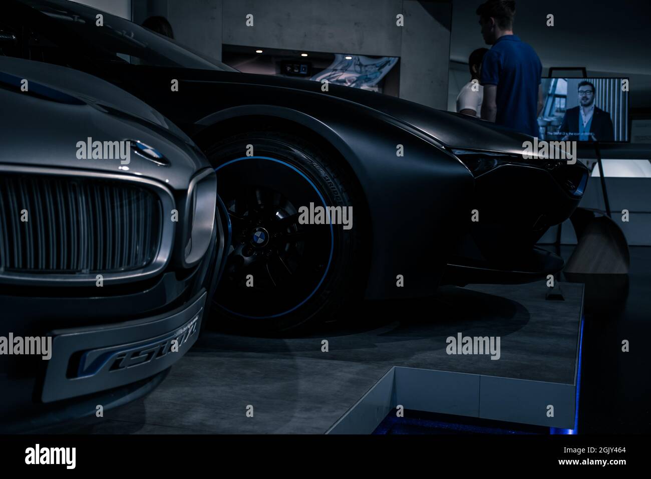 Im Fokus stehen die innovativen Technologiethemen von BMW i: Der vollelektrische BMW i3 als konsequent nachhaltig konzipiertes emissionsfreies Fahrzeug für den Innenraum Stockfoto