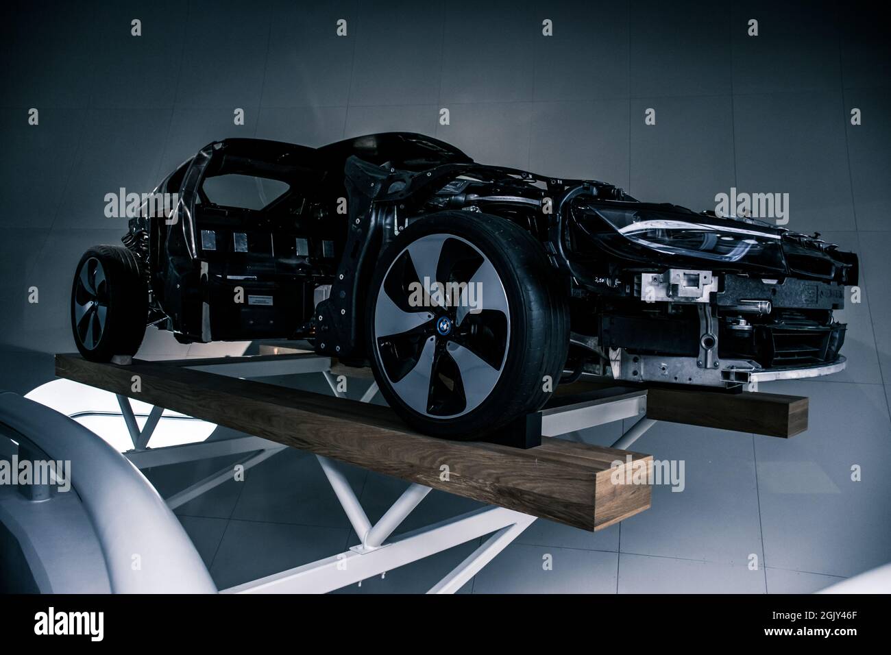 Im Fokus stehen die innovativen Technologiethemen von BMW i: Der vollelektrische BMW i3 als konsequent nachhaltig konzipiertes emissionsfreies Fahrzeug für den Innenraum Stockfoto