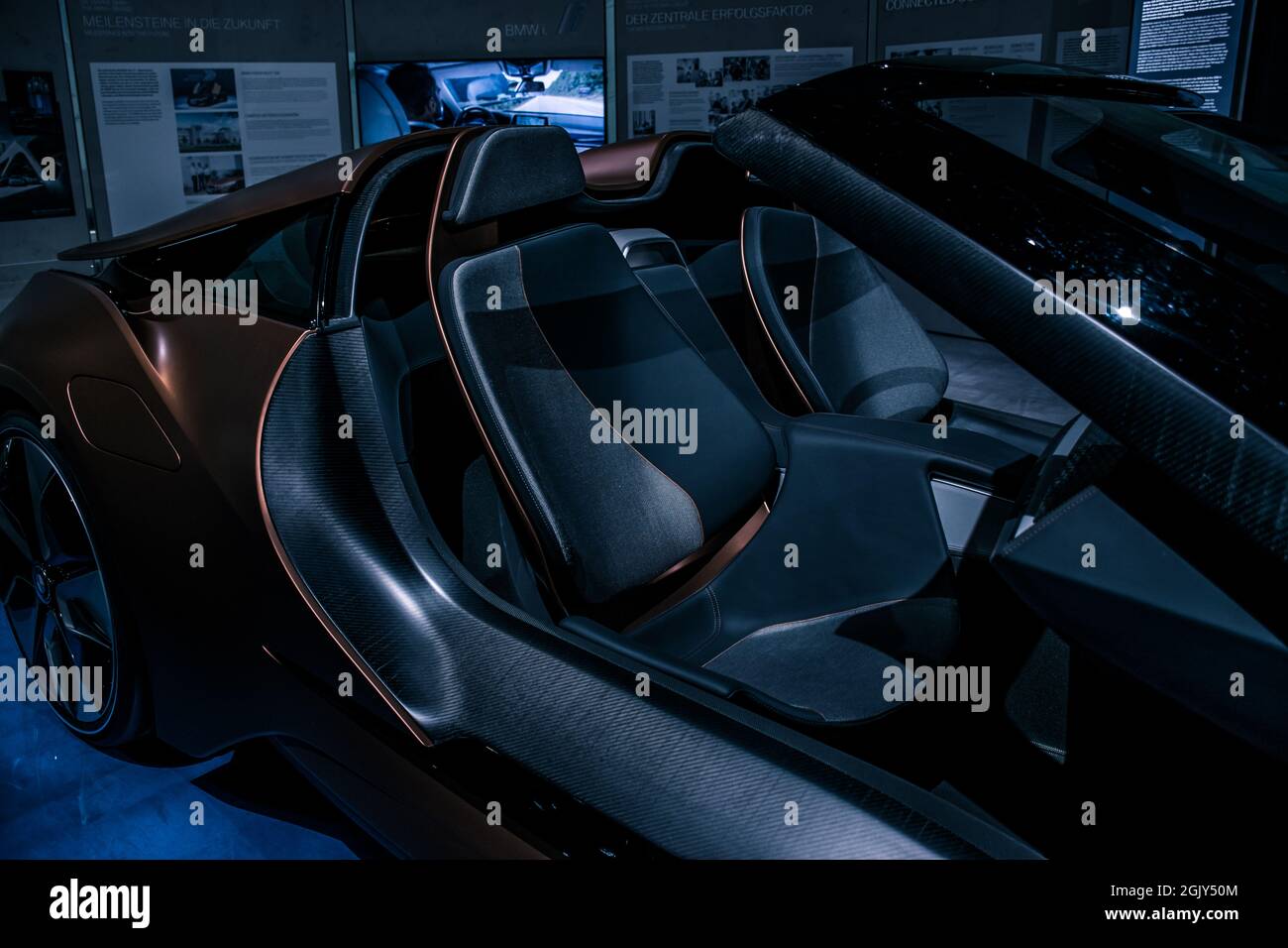 Im Fokus stehen die innovativen Technologiethemen von BMW i: Der vollelektrische BMW i3 als konsequent nachhaltig konzipiertes emissionsfreies Fahrzeug für den Innenraum Stockfoto