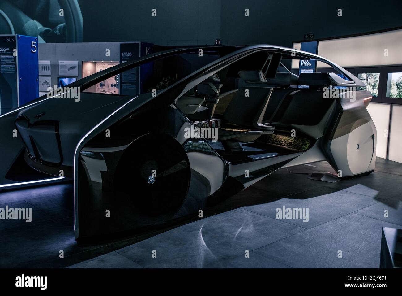 BMW i steht für eine gesunde und zukunftsorientierte Bedeutung der nachhaltigen premium Mobilität: Elektroantrieb, innovativen Material Stockfoto