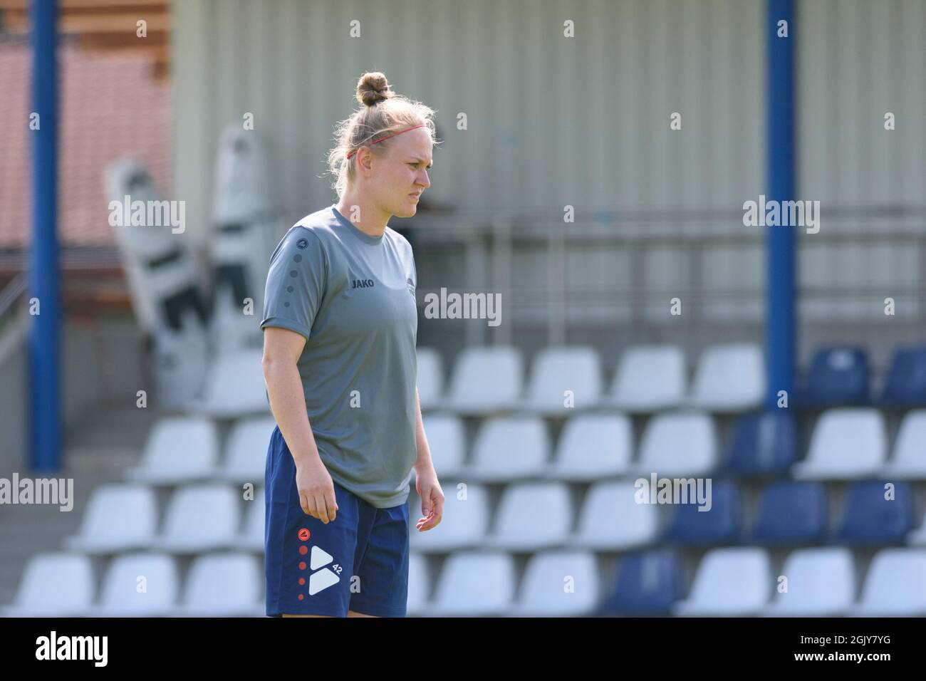 Sabrina Gahr (5 FC Bergheim) vor dem Bundesliga-Spiel Planet Pure Frauen zwischen FC Bergheim und Wacker Innsbruck im FC Bergheim Stadion, Österreich. Stockfoto