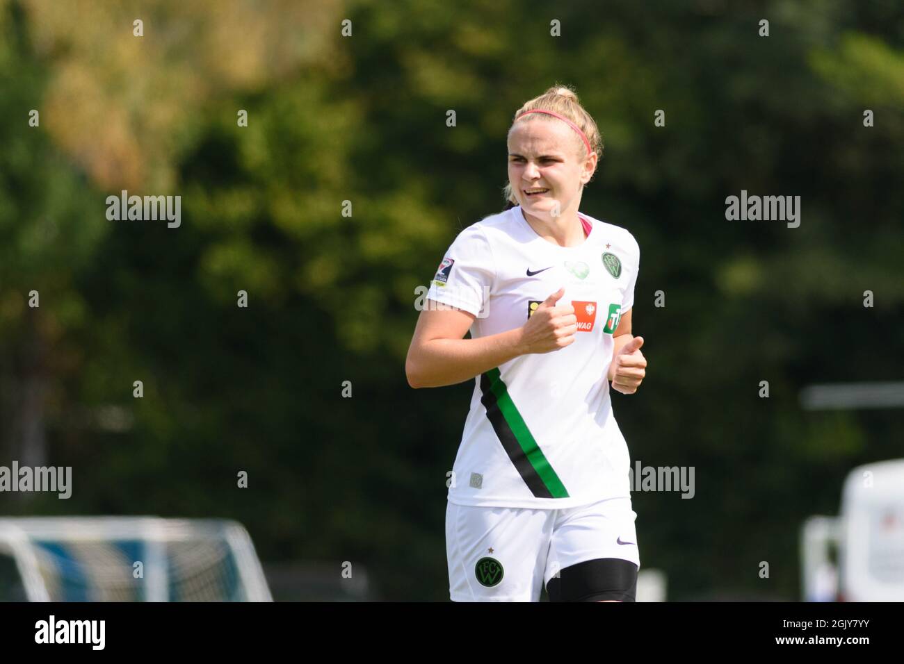 Diana Lemesova (77 Wacker Innsbruck) beim Bundesliga-Spiel Planet Pure Frauen zwischen dem FC Bergheim und Wacker Innsbruck im FC Bergheim Stadion, Österreich. Stockfoto
