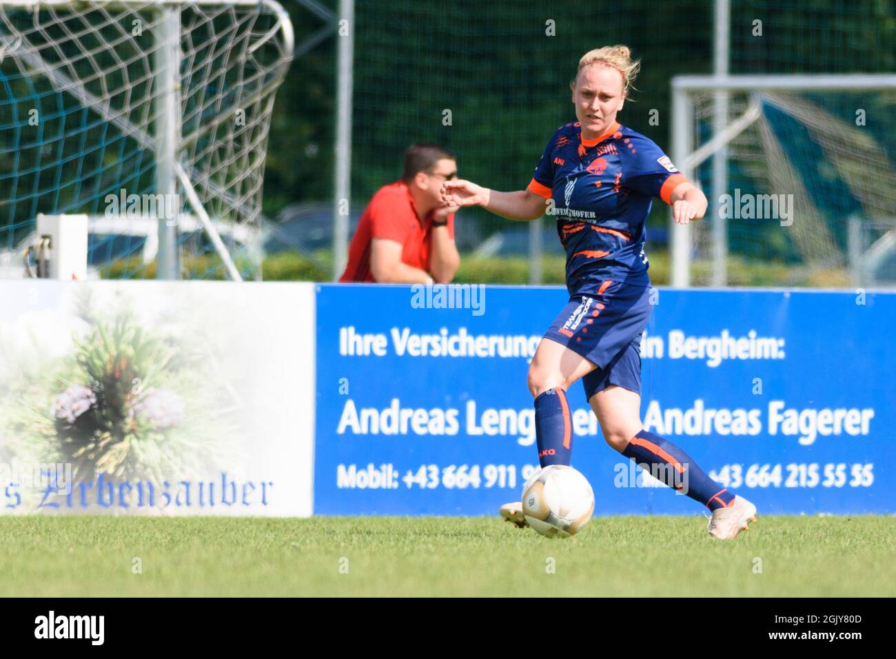 Sabrina Gahr (5 FC Bergheim) beim Bundesliga-Spiel Planet Pure Frauen zwischen dem FC Bergheim und Wacker Innsbruck im FC Bergheim Stadion, Österreich. Stockfoto
