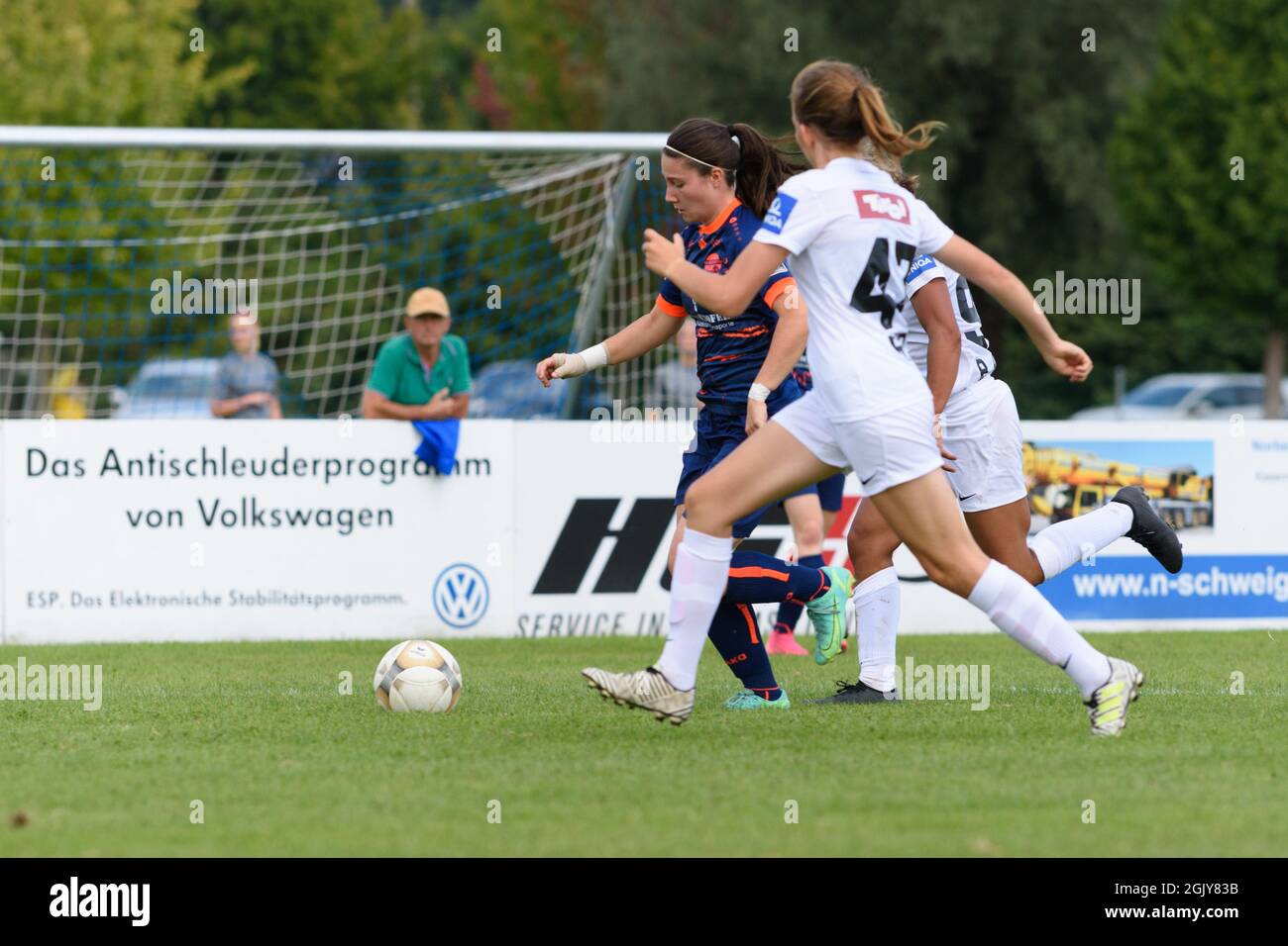 Chiara Lapuste (9 FC Bergheim) beim Bundesliga-Spiel Planet Pure Frauen zwischen dem FC Bergheim und Wacker Innsbruck im FC Bergheim Stadion, Österreich. Stockfoto