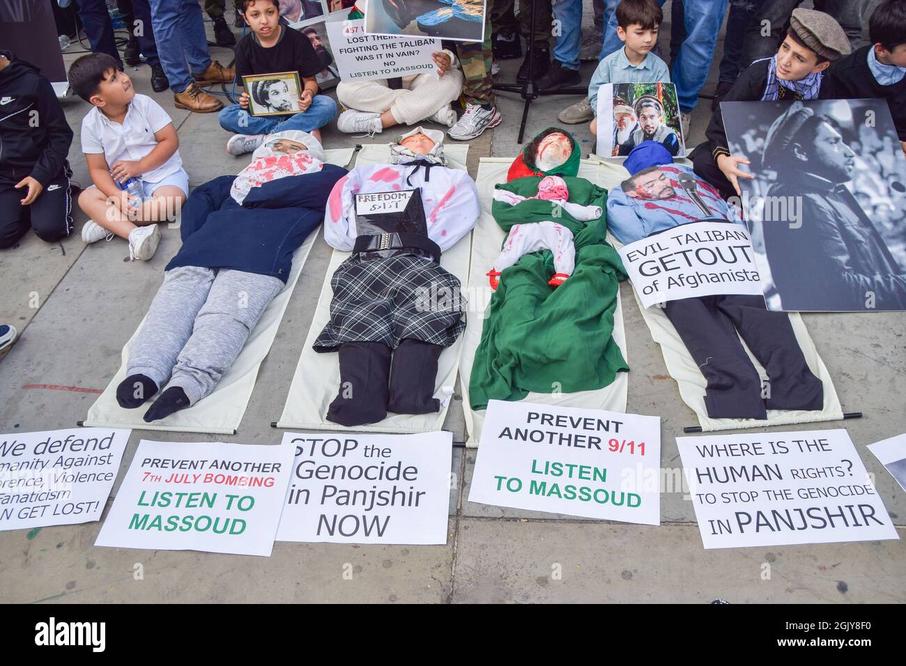 London, Großbritannien. September 2021. Am 20. Jahrestag der Tötung des Oppositionskommandanten Ahmad Shah Massoud versammelten sich Demonstranten auf dem Trafalgar Square, um gegen die Übernahme der Taliban zu protestieren und Großbritannien und die internationale Gemeinschaft aufzufordern, Afghanistan zu helfen. Kredit: Vuk Valcic / Alamy Live Nachrichten Stockfoto