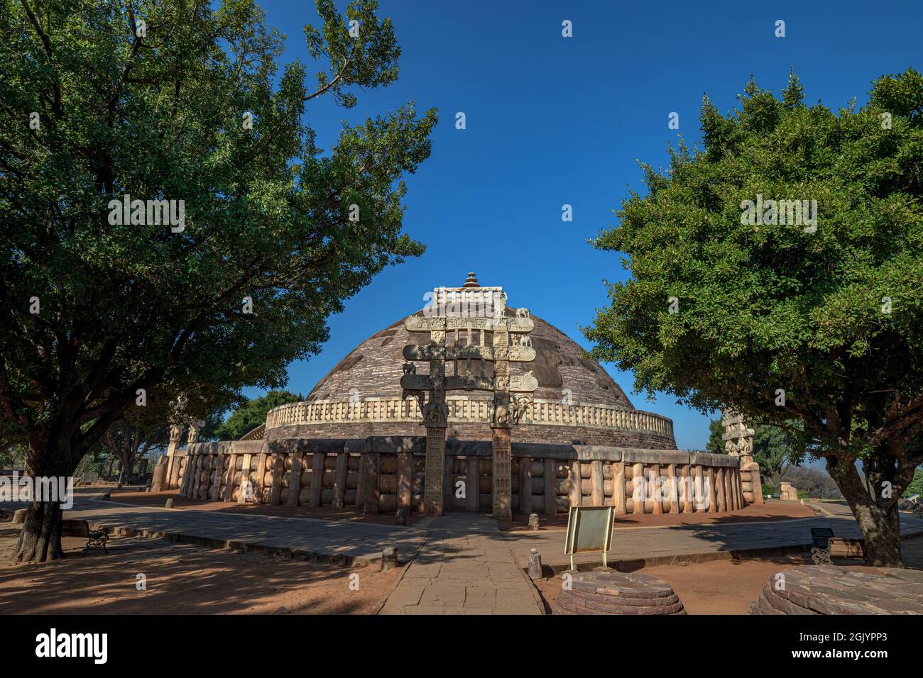 Sanchi Stupa ist ein buddhistischer Komplex, berühmt für seine große