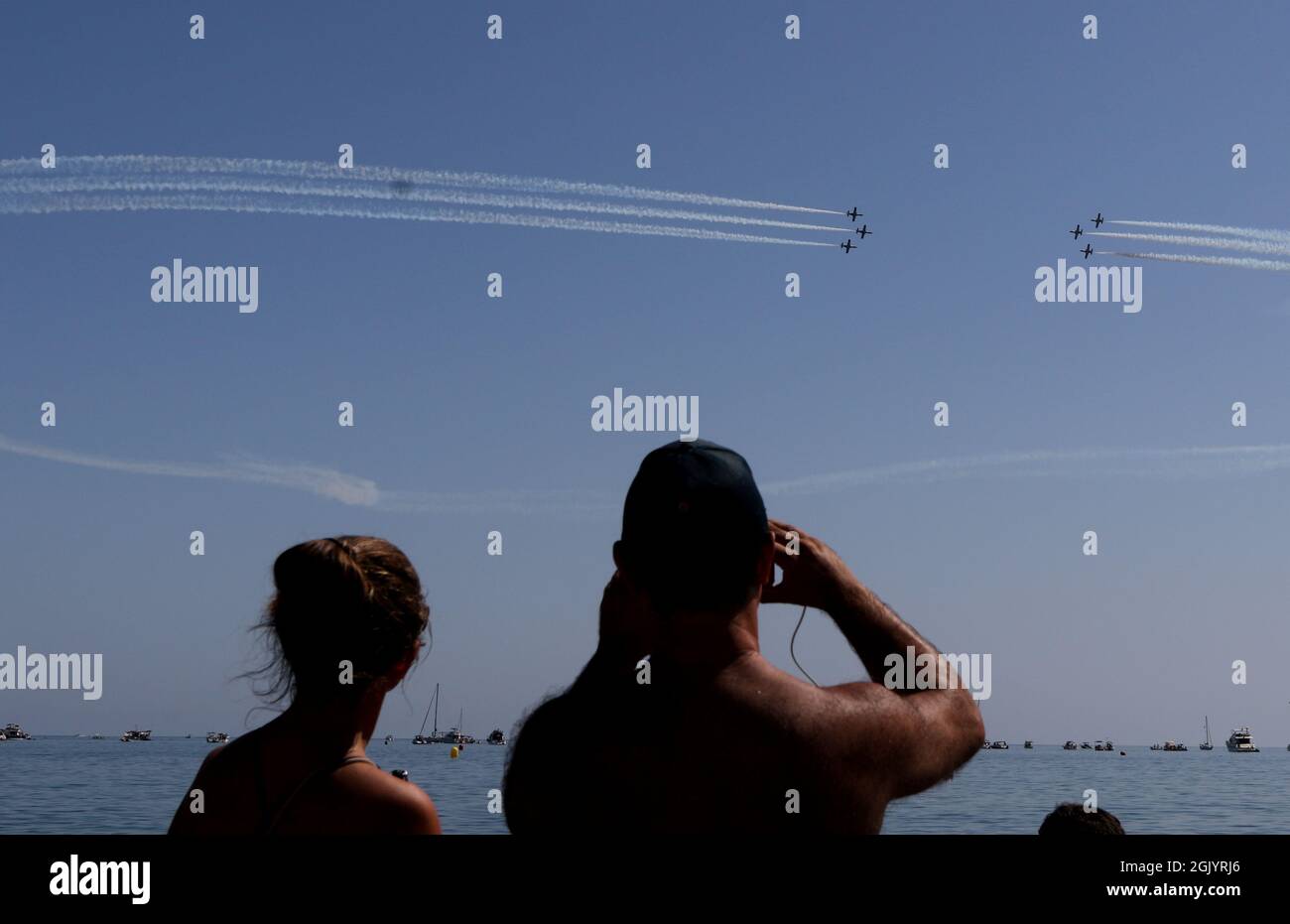 12. September 2021: 12. September 2021 (Torre del Mar, Malaga ) das Luftfestival ''Air Show'' von Torre del Mar ist 2021 wie ein phönix aus seiner Asche wiederaufgetaucht, nachdem es 2020 aufgrund der Covid19, Und hat der eifrigen Öffentlichkeit dieser Gemeinde der Küste Malagas etwa 35 Flugzeuge vorgestellt. Mehr als 300,000 Menschen haben das Spektakel am Strand miterlebt. (Bild: © Lorenzo Carnero/ZUMA Press Wire) Bild: ZUMA Press, Inc./Alamy Live News Stockfoto