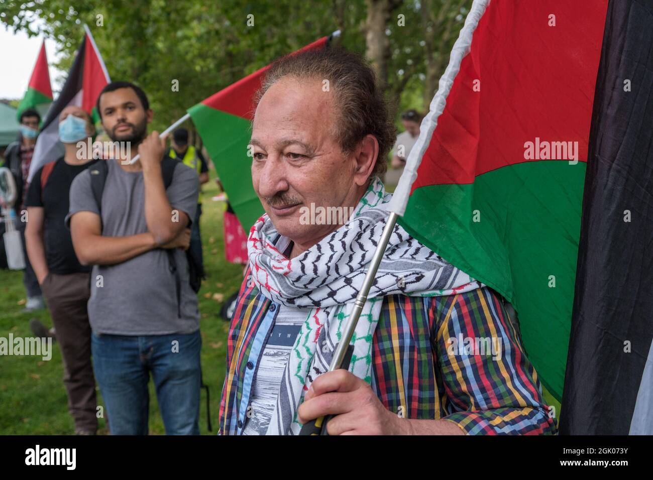 London, Großbritannien. September 2021. Eine Kundgebung in East Ham ruft dazu auf, die weltweit größte Waffenmesse, Defense and Security Equipment International (DSEI), zu beenden und die Waffenlieferungen an Israel zu stoppen. Der israelische Staat, ein repressives Regime, das eine militärische Apartheid-Kontrolle über Palästinenser verbietet, ist in der DSEI prominent und israelische Unternehmen fördern ihre Waffen als Kampf gegen Palästinenser in Gaza. Peter Marshall/Alamy Live News Stockfoto