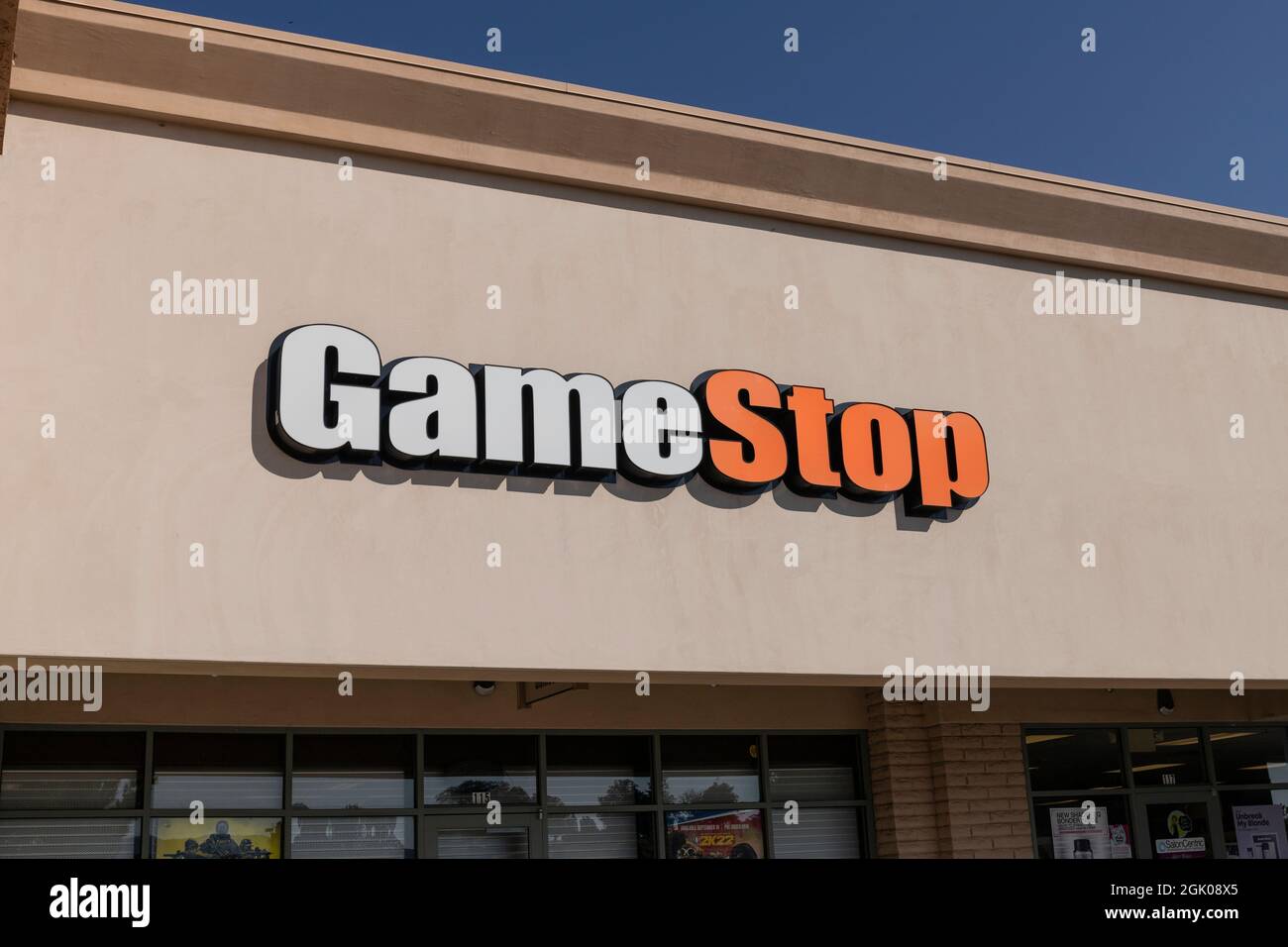 Prescott - ca. September 2021: GameStop Stripmall Location. GameStop ist ein Einzelhändler für Videospiele und Elektronik. Stockfoto
