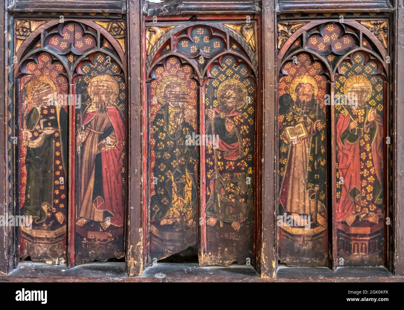 Die einzigen verbliebenen Tafeln der mittelalterlichen Rood-Leinwand in der All Saints Church, King's Lynn. Details in der Beschreibung. Stockfoto