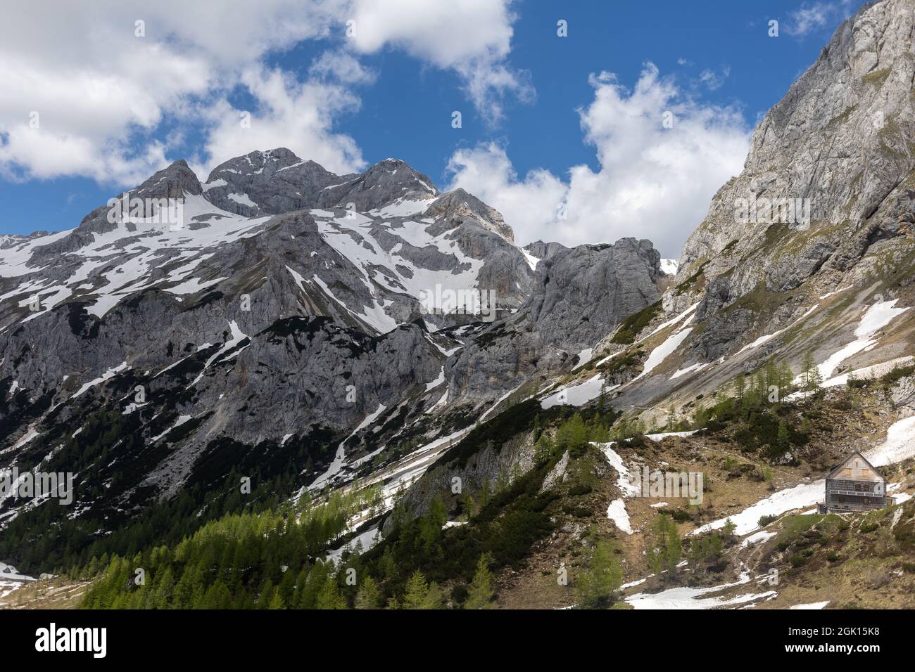 Landschaft hoch in den Bergen schöner Winterblick. Hochwertige Fotos Stockfoto