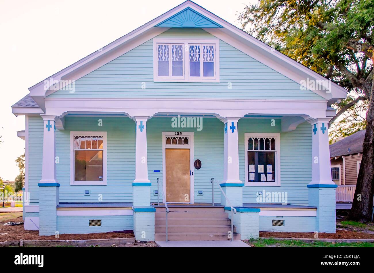 Das Carnovale House ist in der Rue Magnolia, 5. September 2021, in Biloxi, Mississippi, abgebildet. Der 1920 Craftsman Bungalow ist Teil des historischen Viertels. Stockfoto