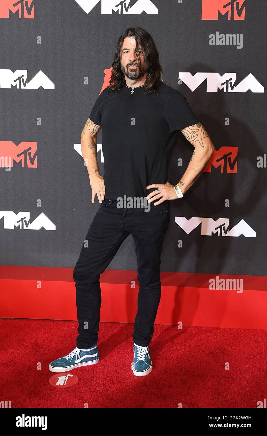 Dave Grohl von den Foo Fighters nimmt am 12. September 2021 im New Yorker Stadtteil Brooklyn an den MTV Video Music Awards 2021 im Barclays Center Teil. Foto: Jeremy Smith/imageSPACE Stockfoto