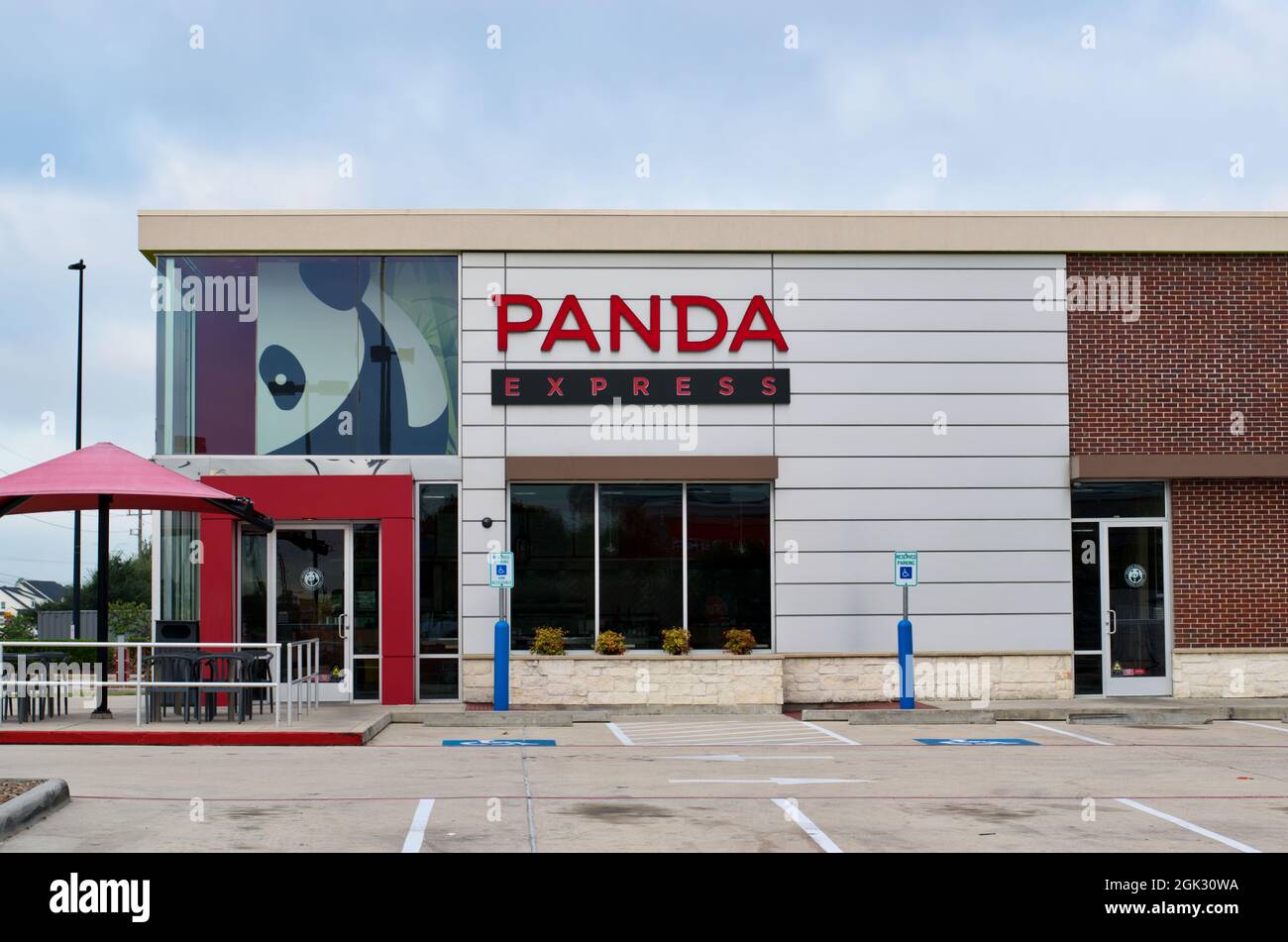 Humble, Texas USA 09-06-2019: Panda Express Storefront in Humble, TX. Größte chinesisch-amerikanische Fast-Food-Kette in den USA. Stockfoto