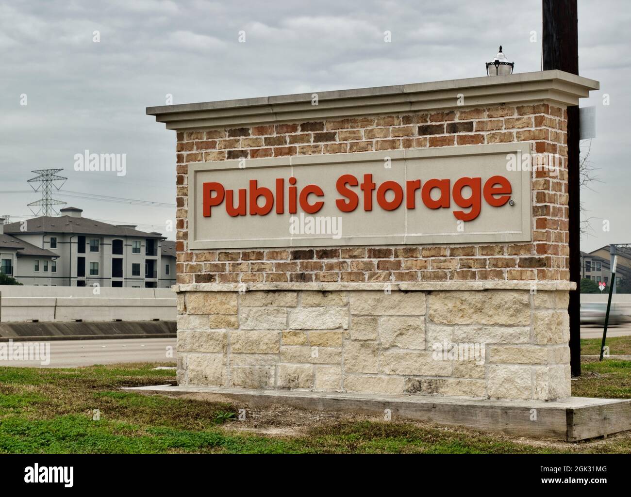 Humble, Texas USA 01-01-2020: Public Storage-Zeichen in Humble, TX. American International Storage-Unternehmen wurde 1972 in Kalifornien gegründet. Stockfoto
