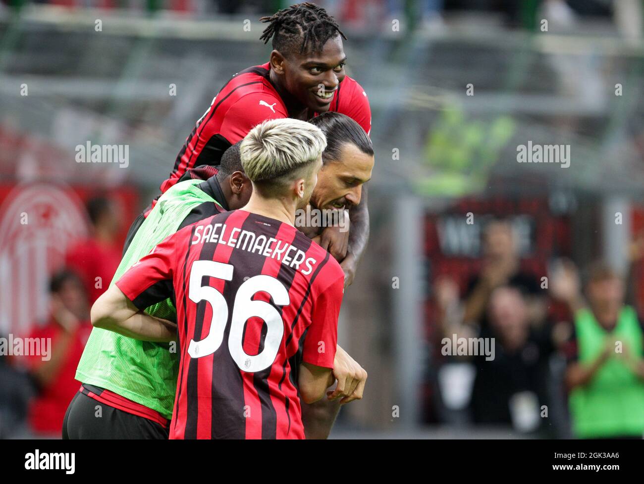 Mailand, Italien. September 2021. Mailand 12-09-2021 Stadio Giuseppe Meazza Campionato Serie A Tim 2021/22 Mailand - Lazio nella foto: Ibrahimovic feiert sein Tor mit seinen Teamkollegen foto Antonio Saia -Kines Milano Credit: Christian Santi/Alamy Live News Stockfoto