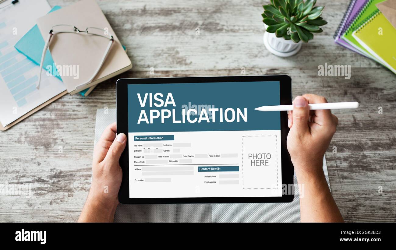 Online-Visa-Antragsformular auf dem Bildschirm. Genehmigung für Länderbesuch. Stockfoto