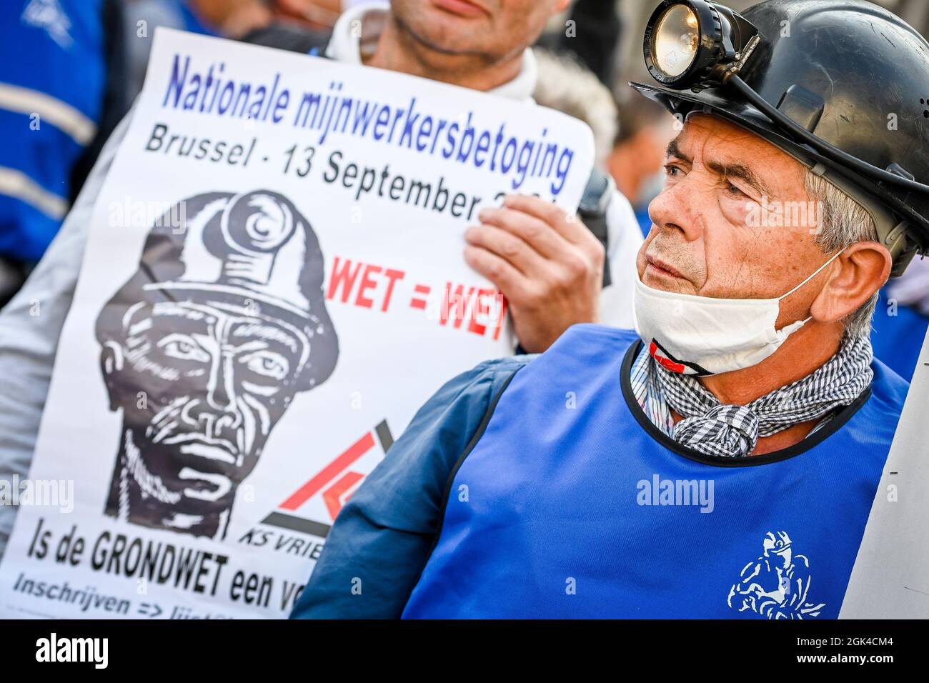 Die Abbildung zeigt eine Demonstration ehemaliger Bergleute vom Brüsseler Hauptbahnhof zur Rue de La Loi - Wetstraat 16, organisiert von Friends of the mi Stockfoto
