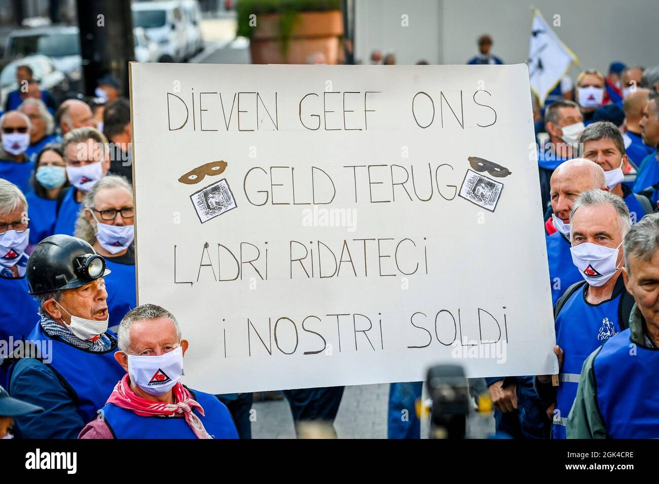 Die Abbildung zeigt eine Demonstration ehemaliger Bergleute vom Brüsseler Hauptbahnhof zur Rue de La Loi - Wetstraat 16, organisiert von Friends of the mi Stockfoto