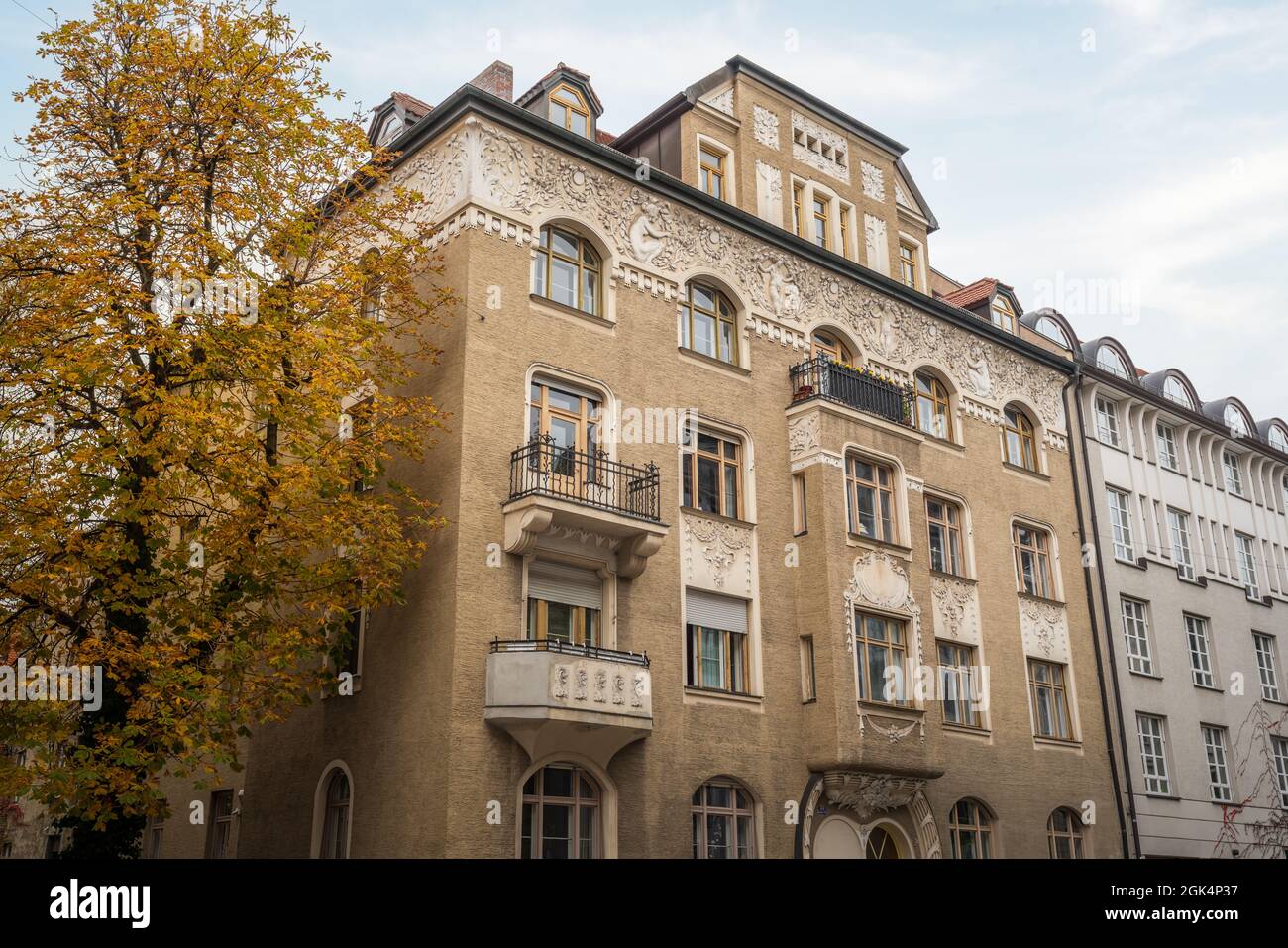 Jugendstilgebäude in der Ainmillerstrasse - München, Bayern, Deutschland Stockfoto