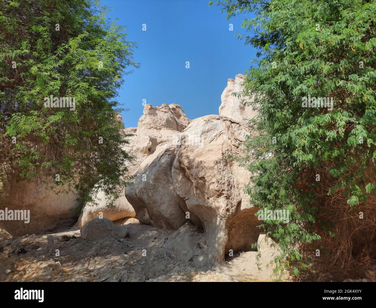 Wunderschöne Al Qarah Berge, in Al Hofuf, Saudi Arabien bei Tageslicht Stockfoto