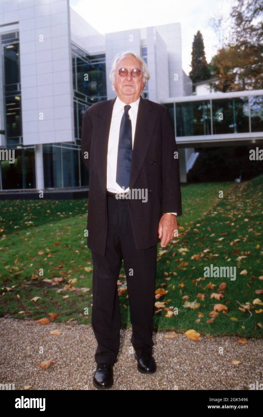 Architekt Richard Meier vor dem Museum Frieder Burda in BadenBaden