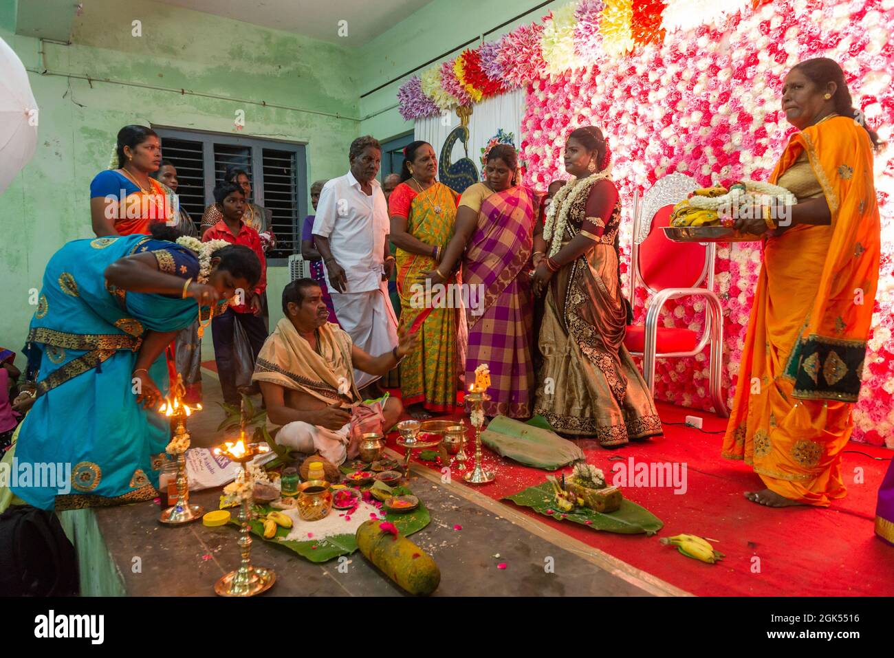 Tamil Nadu, Indien - 12. September 2021: Die Ritushuddhi oder Ritu Kala Samskara ist die Zeremonie, die den Übergang eines Mädchens zur Frau feiert. Dies Stockfoto