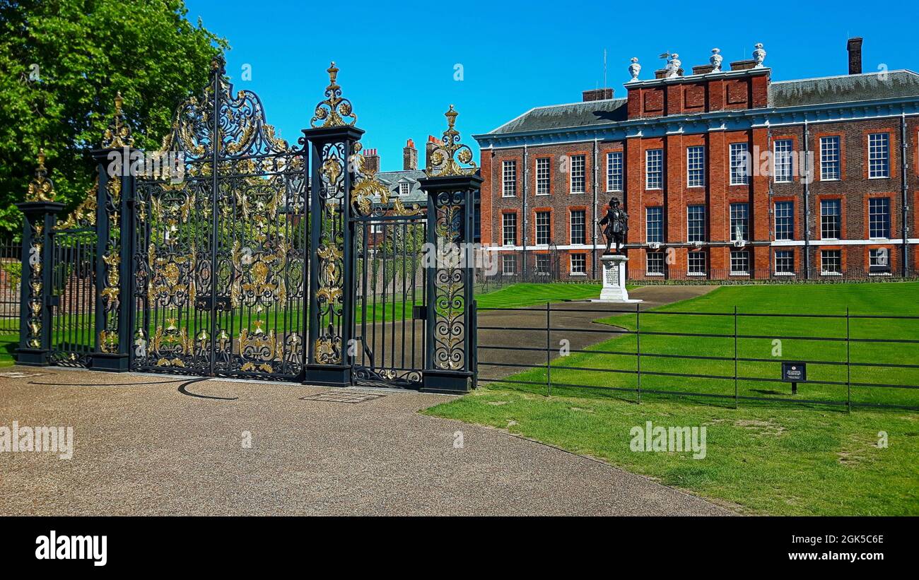 Szenische Aufnahme der Kensington Gardens bei sonnigem Wetter in London, Großbritannien Stockfoto