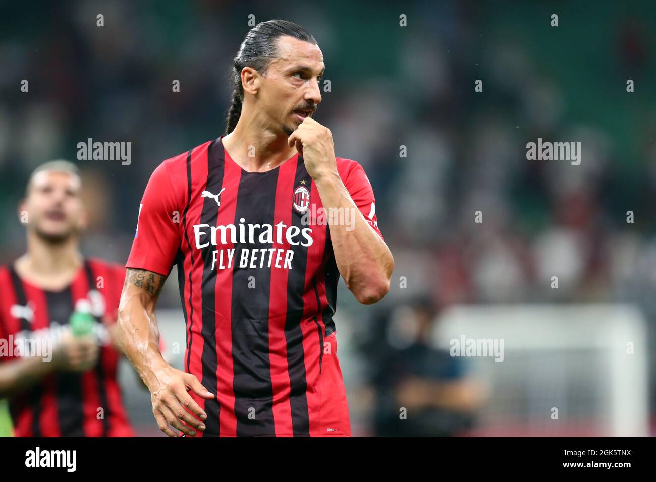Mailand, Italien. 12. September 2021. Zlatan Ibrahimovic vom AC Mailand sieht während des Serie-A-Spiels zwischen dem AC Mailand und der SS Lazio aus. Stockfoto