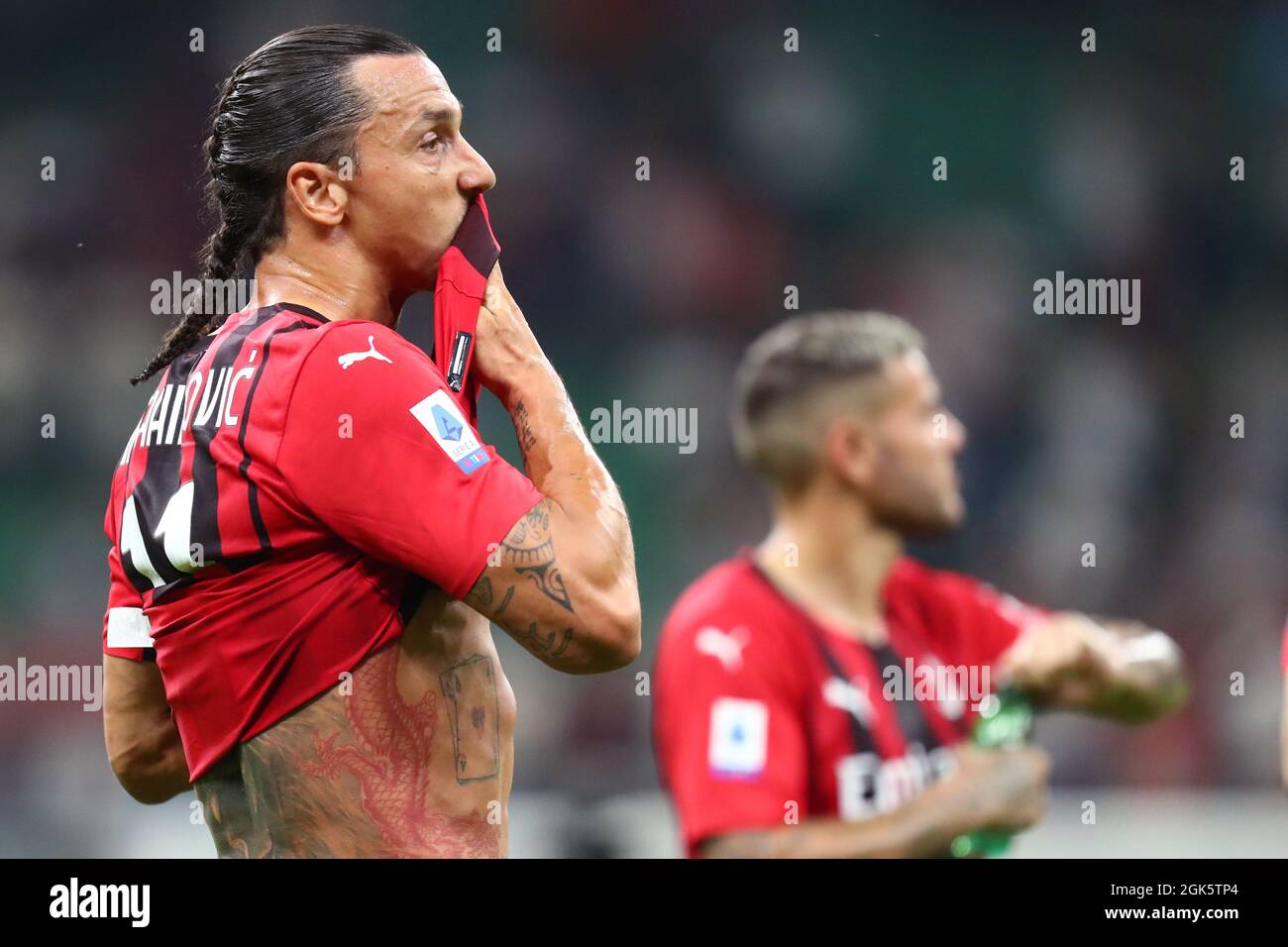 Mailand, Italien. 12. September 2021. Zlatan Ibrahimovic vom AC Mailand sieht während des Serie-A-Spiels zwischen dem AC Mailand und der SS Lazio aus. Stockfoto