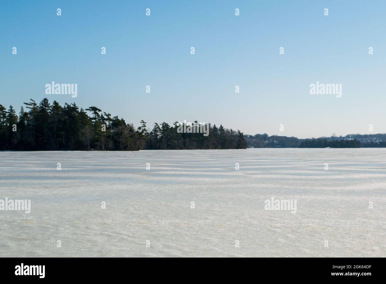 Die gefrorenen über dem Lake Micmac im mittleren Winter Stockfoto