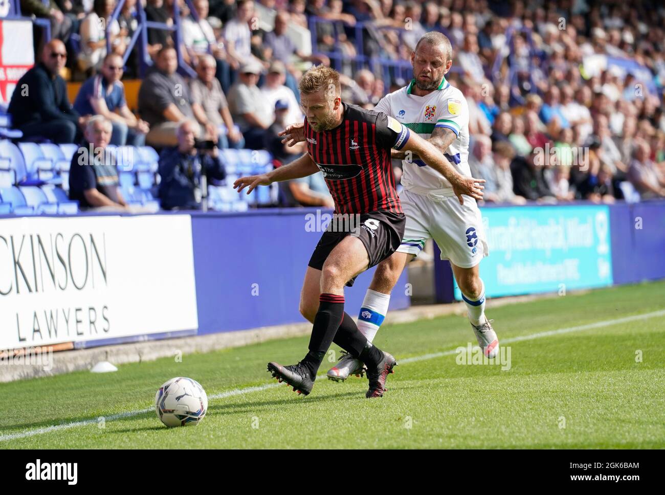 Nicky Featherstone von Hartlepool kämpft mit Rovers Jay Spearing um den Ball Bild von Steve Flynn/AHPIX.com, Fußball: SkyBet League zwei-Match TR Stockfoto