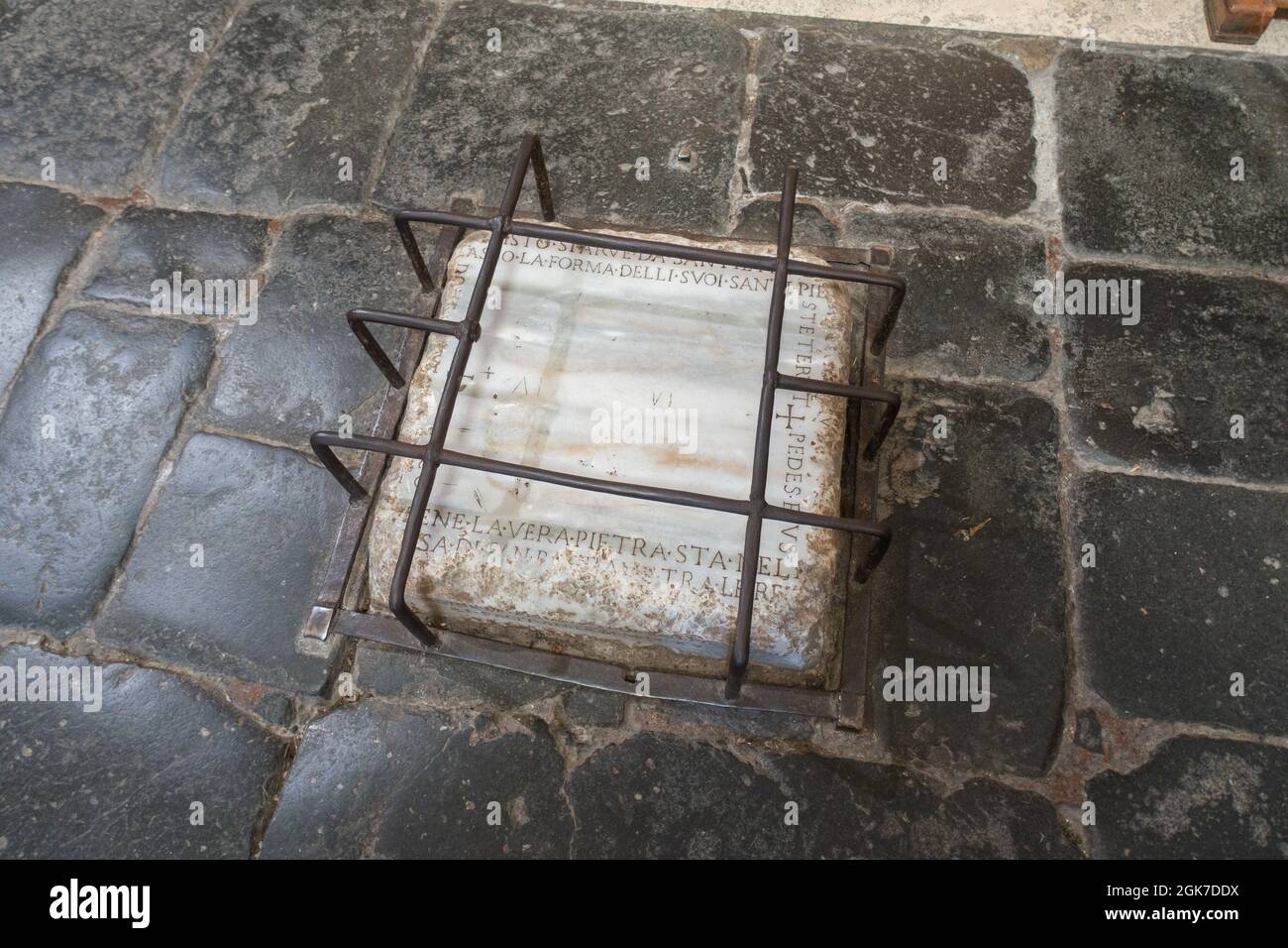 Jesus Footprint Santa Maria in Palmis oder Chiesa del Domine Quo Vadis in Rom, Italien Stockfoto