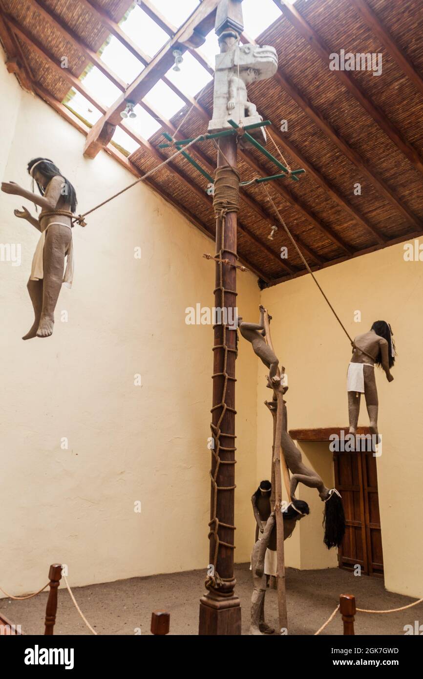 GRANADA, NICARAGUA - 27. APRIL 2016: Innenraum eines Museums im Kloster San Francisco in Granada, Nicaragua Stockfoto