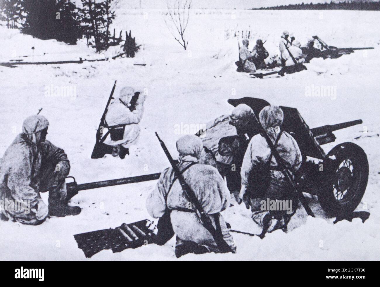 Sowjetische Panzerabwehrbatterien in den 1940er Jahren. Stockfoto