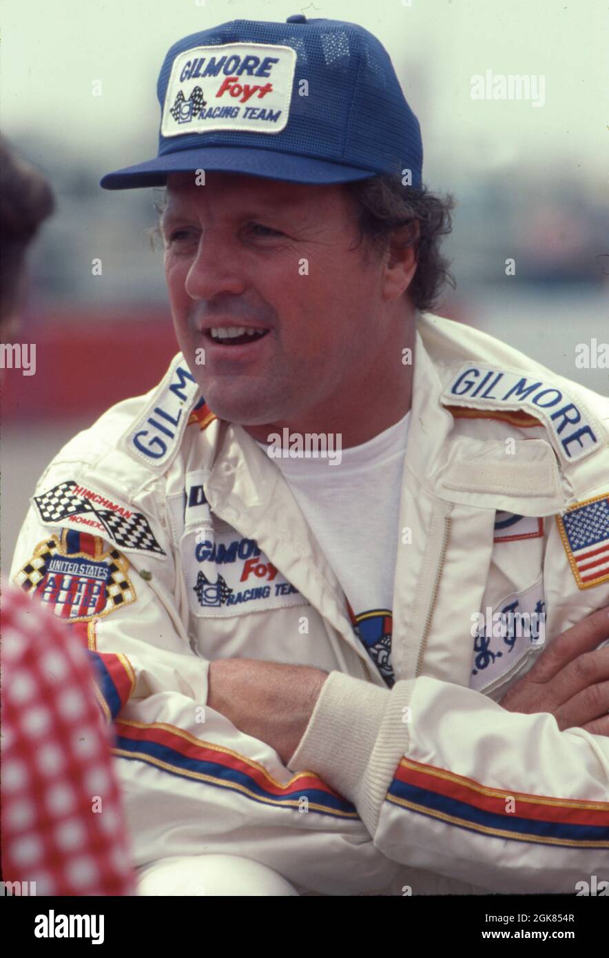 ©1978 Rennfahrer A.J. Foyt auf dem Texas World Speedway vor College Station, TX, im September 1978, nachdem er den Texas Grand Prix gewonnen hatte. Stockfoto