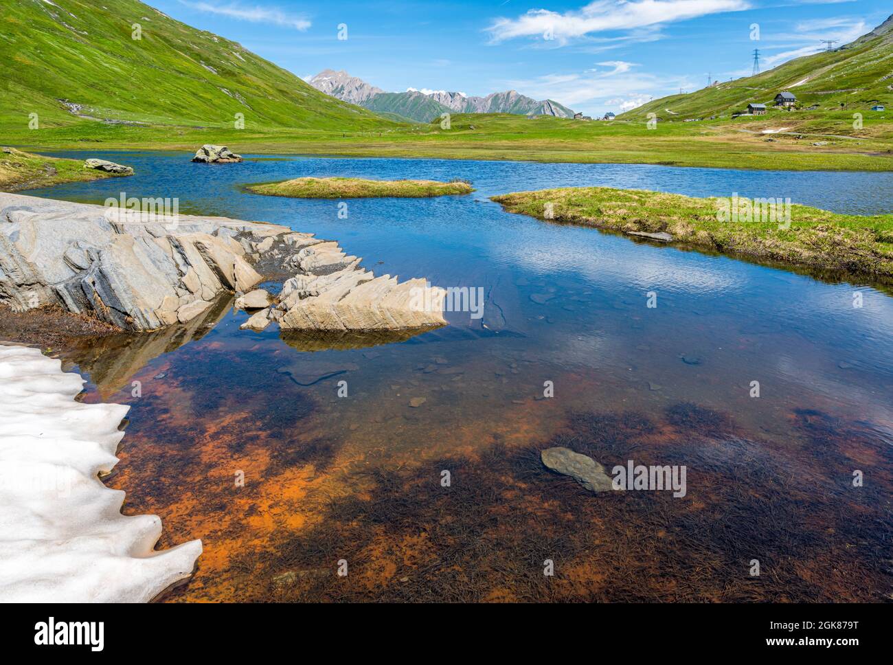 Schöne Landschaft am Kleinen Sankt Bernhard Pass an einem Sommernachmittag, zwischen Italien und Frankreich. Stockfoto