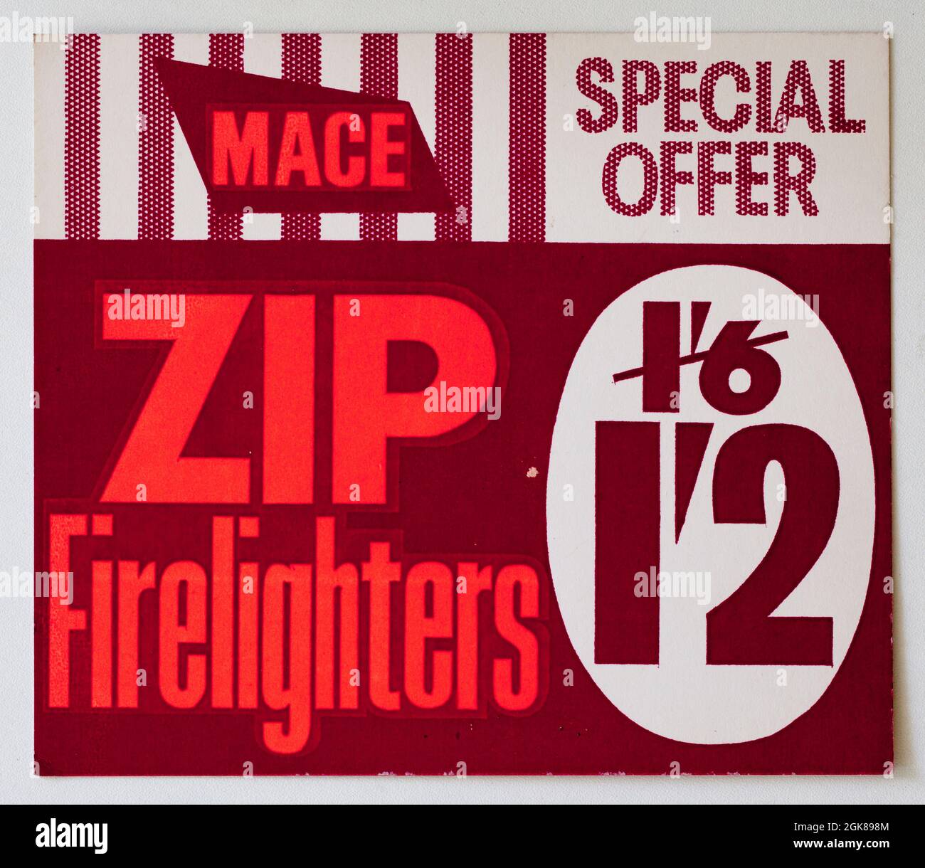 Vintage 1960s Shop Price Display Card - Zip Fireelighters Stockfoto