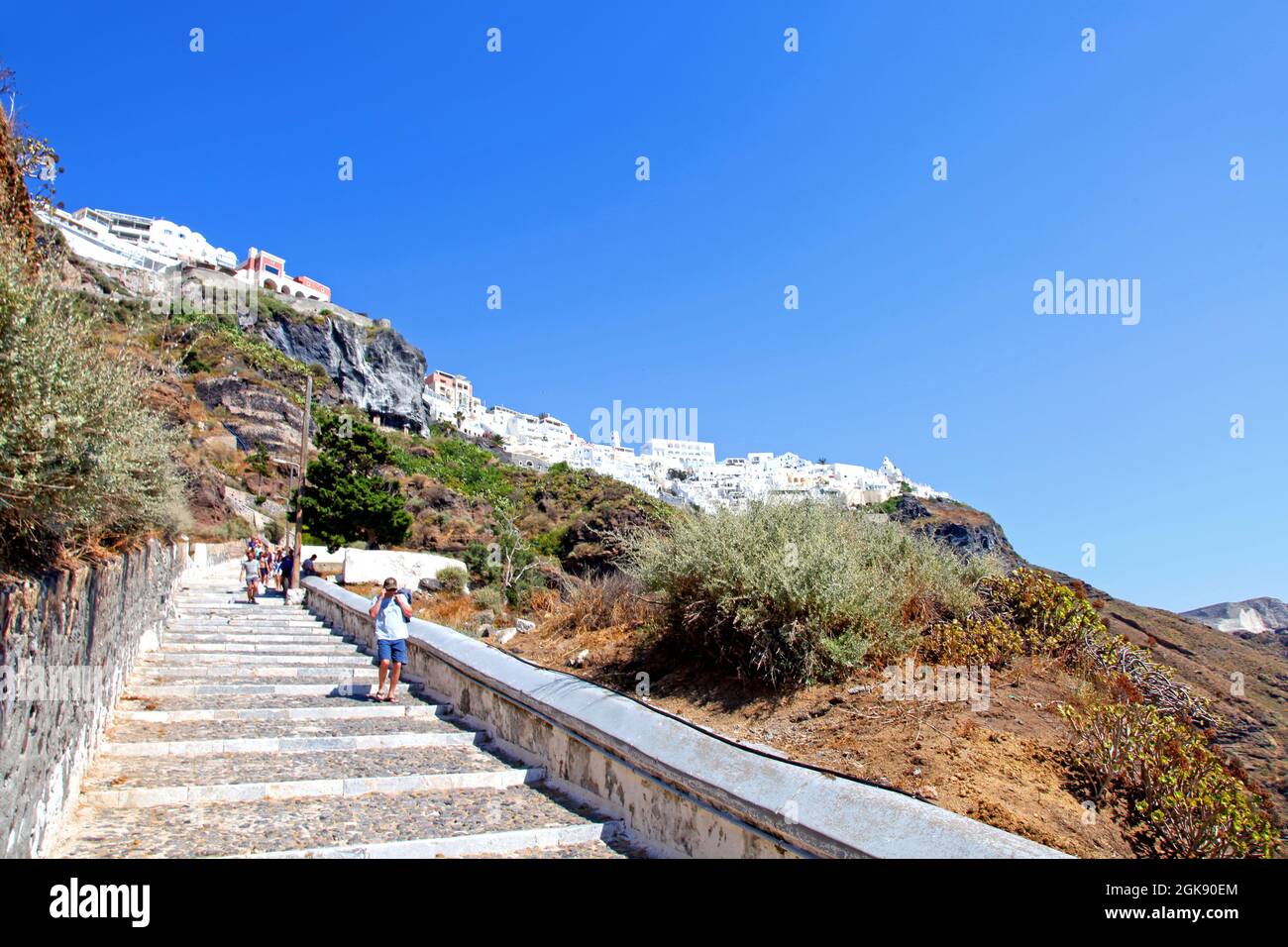 Die Karavolades Treppen in Fira, Santorini, griechische Inseln, Griechenland. Stockfoto