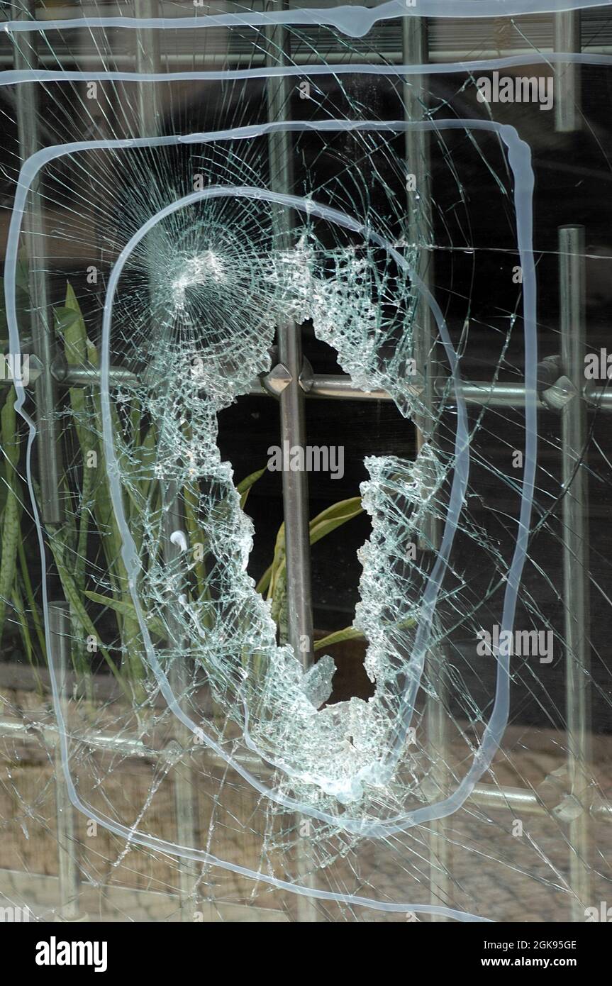 Verprühtes Fenster, Portugal Stockfoto