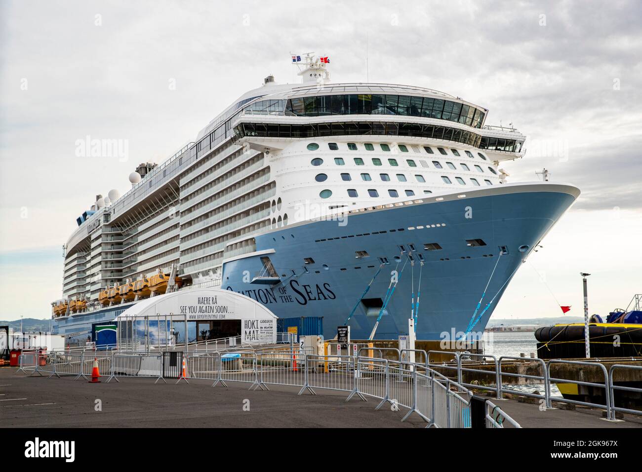 Das Schiff Ovation of the Seas liegt in Tauranga, Neuseeland Stockfoto