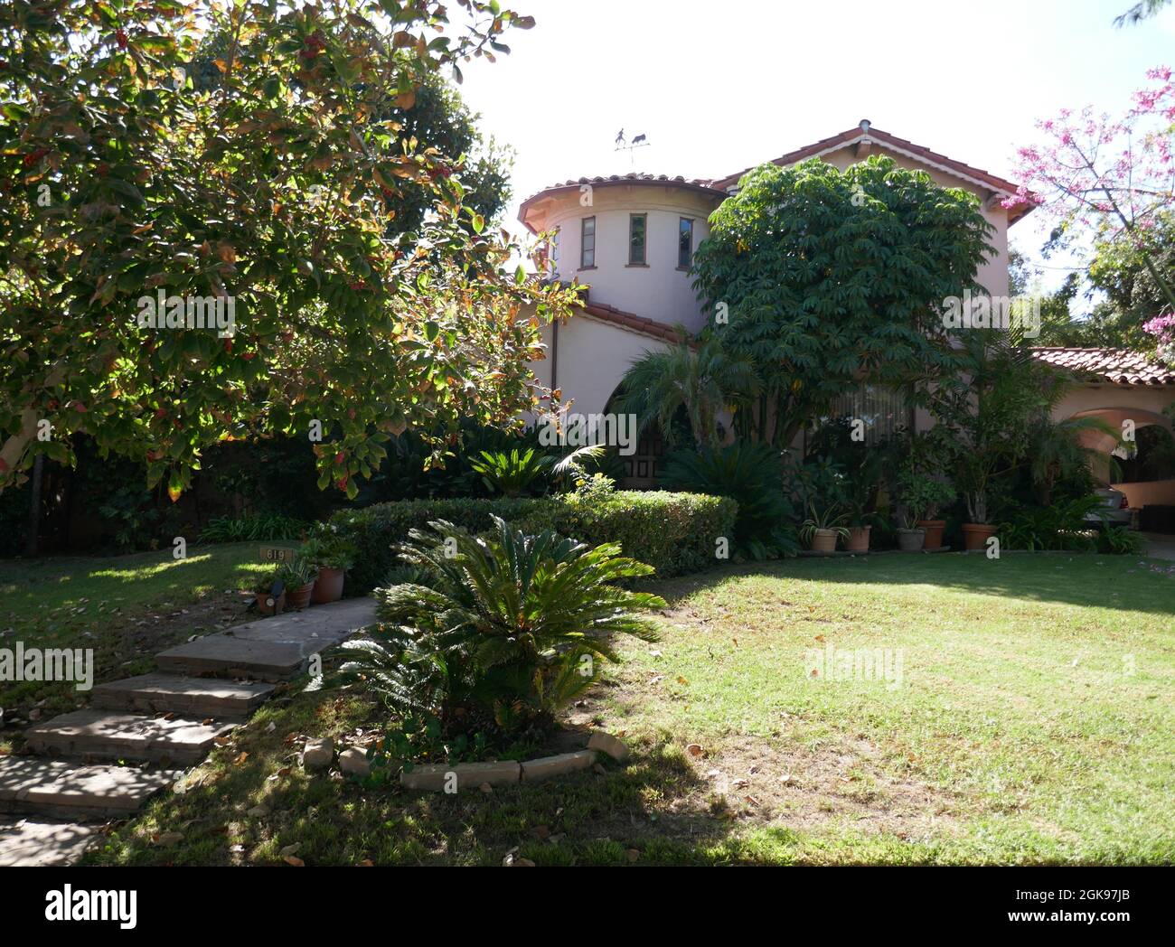 Beverly Hills, California, USA 5. September 2021 Eine allgemeine Sicht auf die Atmosphäre von Dora Tomlinsons früherem Haus/Haus am 619. September 2021 in Beverly Hills, Kalifornien, USA, am 5 N. Alta Drive. Foto von Barry King/Alamy Stockfoto Stockfoto