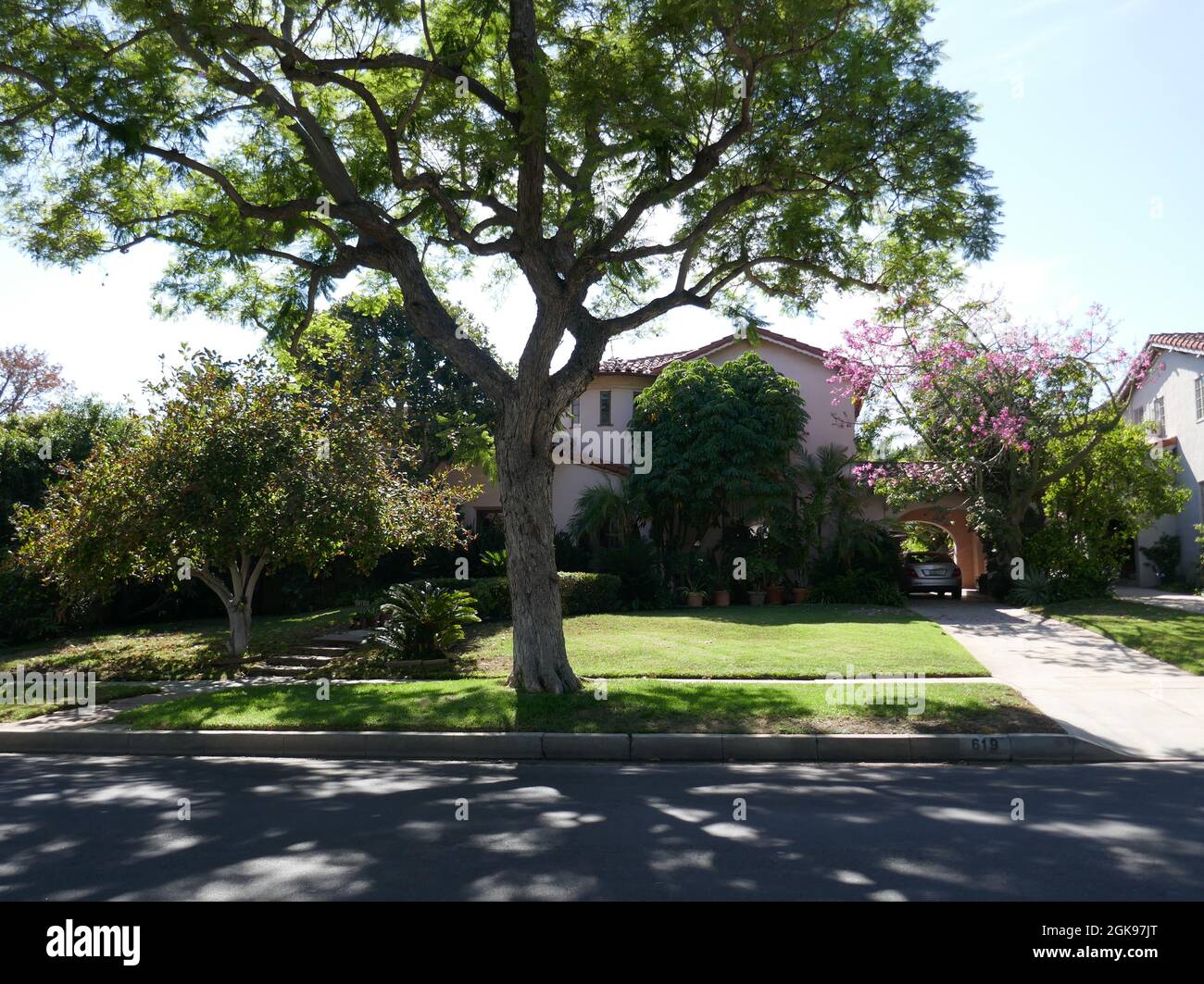 Beverly Hills, California, USA 5. September 2021 Eine allgemeine Sicht auf die Atmosphäre von Dora Tomlinsons früherem Haus/Haus am 619. September 2021 in Beverly Hills, Kalifornien, USA, am 5 N. Alta Drive. Foto von Barry King/Alamy Stockfoto Stockfoto