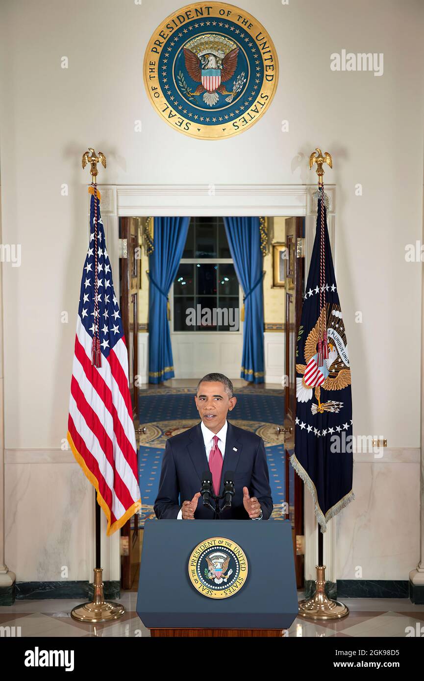 Präsident Barack Obama hält eine Rede vor der Nation über die US-Strategie zur Terrorismusbekämpfung im Irak und in Syrien in der Cross Hall des Weißen Hauses, 10. September 2014. (Offizielles Foto des Weißen Hauses von Chuck Kennedy) Dieses offizielle Foto des Weißen Hauses wird nur zur Veröffentlichung durch Nachrichtenorganisationen und/oder zum persönlichen Druck durch die Betreffenden des Fotos zur Verfügung gestellt. Das Foto darf in keiner Weise manipuliert werden und darf nicht in kommerziellen oder politischen Materialien, Werbung, E-Mails, Produkten oder Werbeaktionen verwendet werden, die in irgendeiner Weise nahelegt Stockfoto