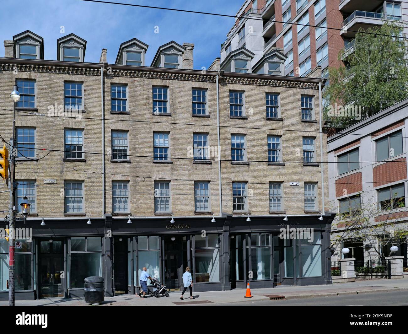 Toronto, Kanada - 13. September 2021: Die King Street East ist der älteste Teil von Toronto und beherbergt historische Geschäftsgebäude wie Daniel Broo Stockfoto