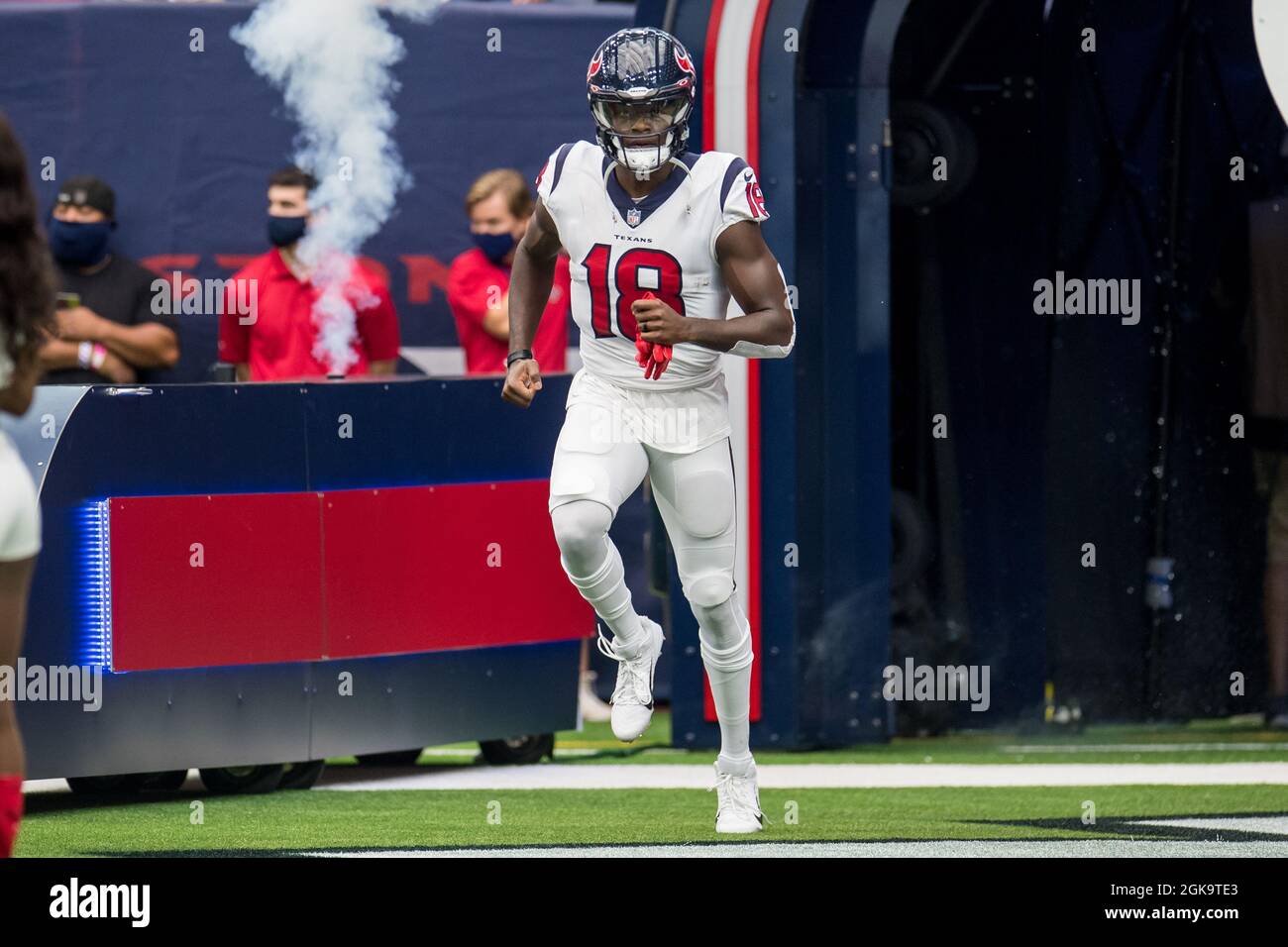 Houston, TX, USA. September 2021. Chris Conley (18) aus Houston Texans tritt vor einem NFL-Fußballspiel zwischen den Jacksonville Jaguars und den Houston Texans im NRG Stadium in Houston, TX, ins Feld ein. Die Texaner gewannen das Spiel 37 bis 21.Trask Smith/CSM/Alamy Live News Stockfoto