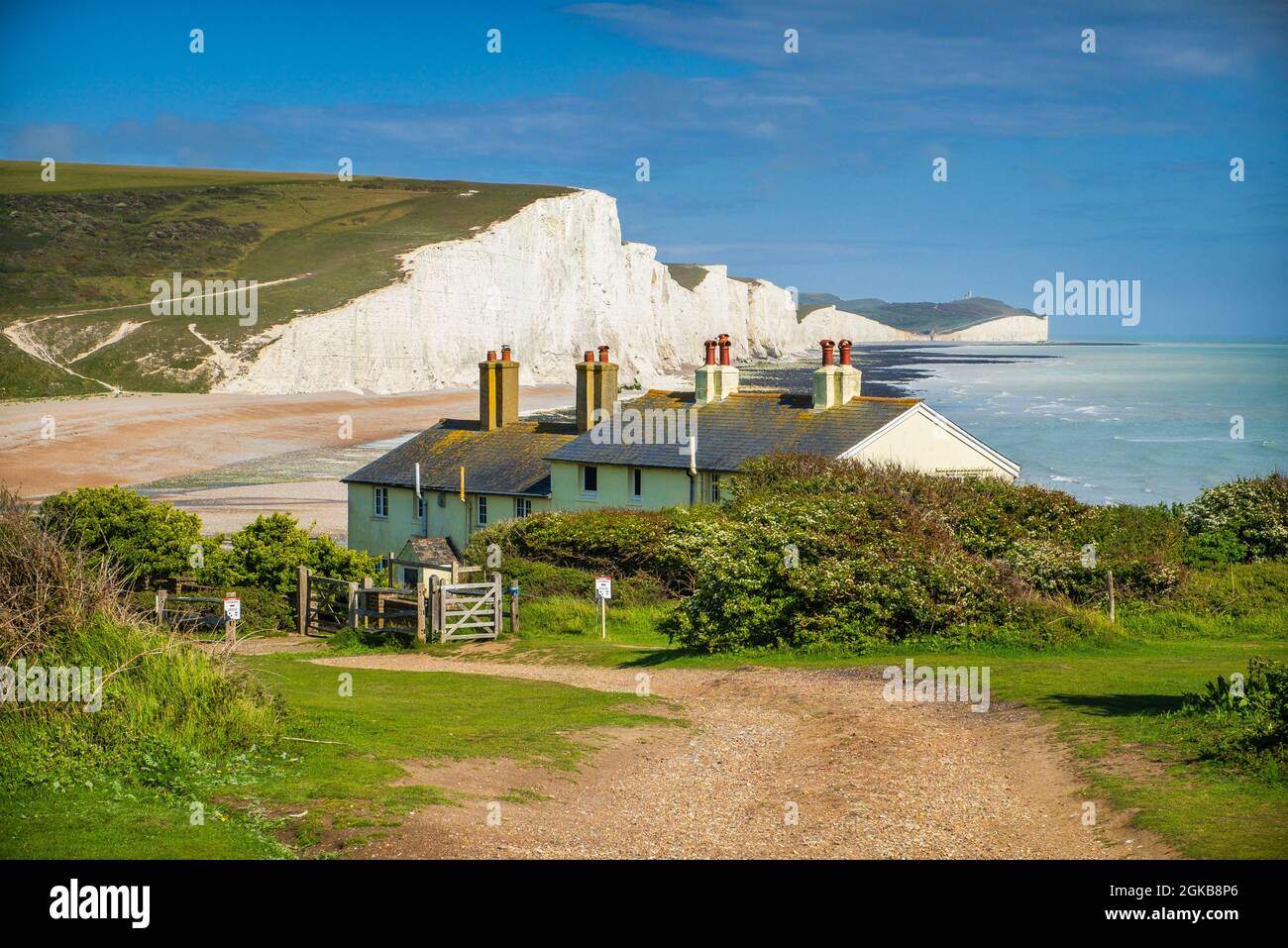 Die Coastguard Cottages und die Seven Sisters Cliffs. Stockfoto