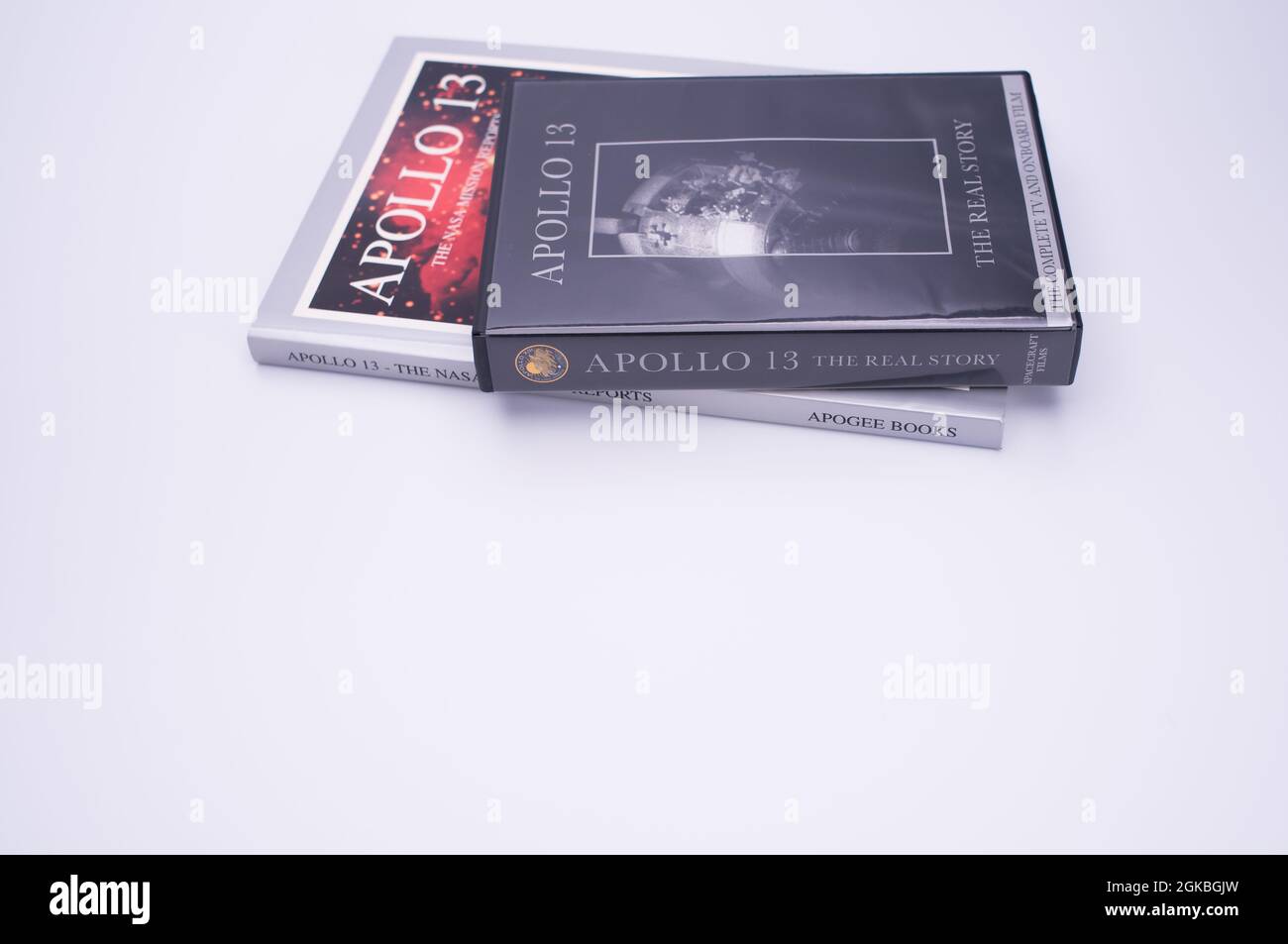 Apollo 13 abgetriebene Mondmission Dokumentarfilm DVD-Medien und Buch auf weißem Hintergrund Stockfoto