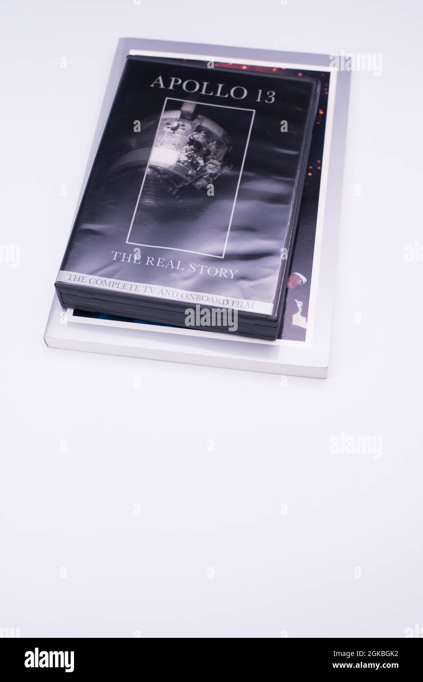 Apollo 13 abgetriebene Mondmission Dokumentarfilm DVD-Medien und Buch auf weißem Hintergrund Stockfoto